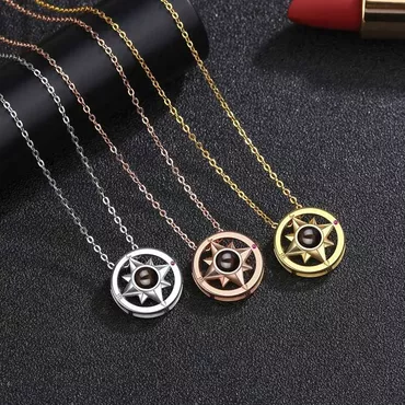 Personalized Photo Projection Necklace Chic - Compass