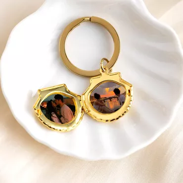 Personalized Seashell Photo Keychain Chic Christmas Gift For Couples